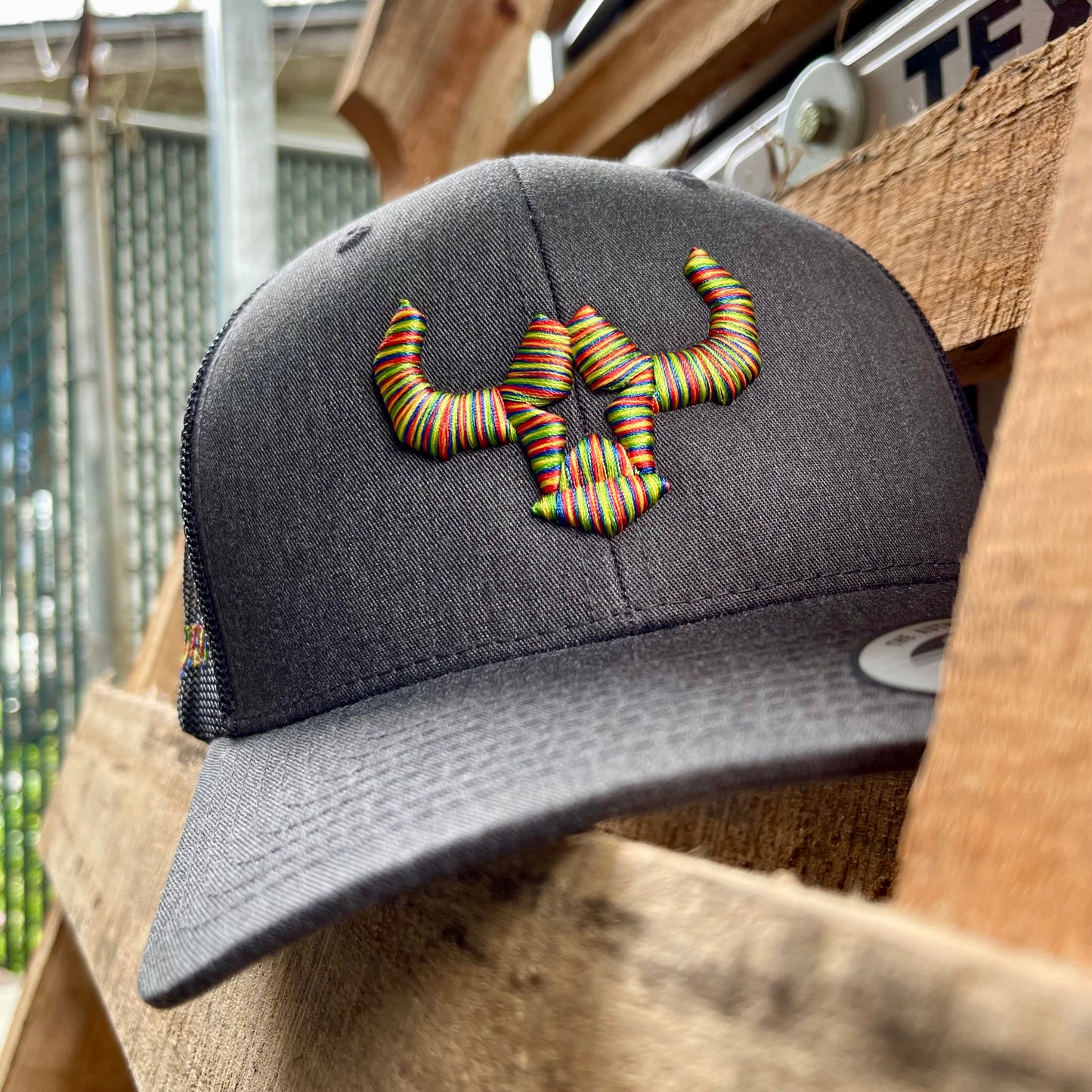 Cheap Custom Caps Affordable Custom Hats Apparel Dark Heather Grey Retro Multi-Color Snapback Mesh Cap Custom Hats with Your Logo