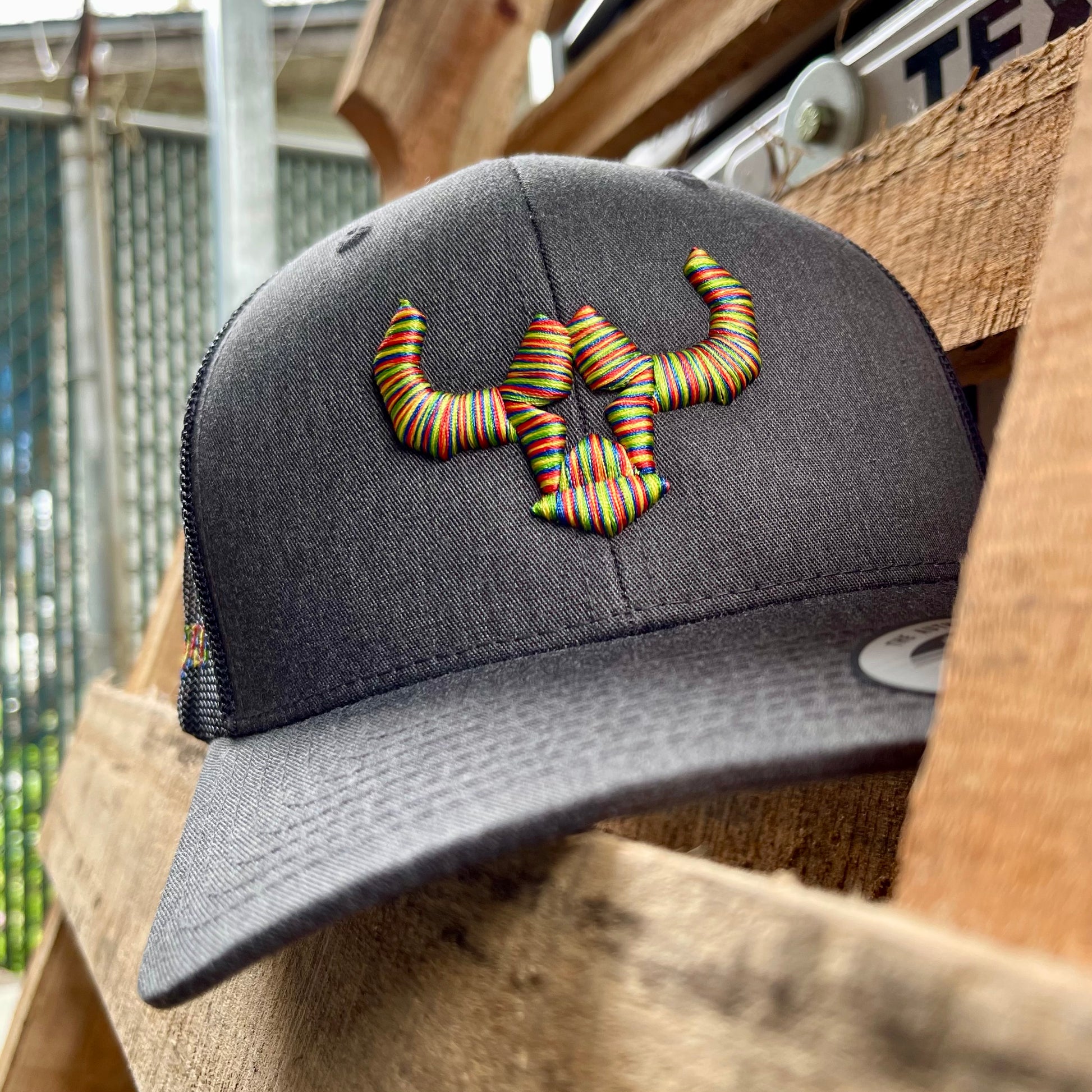 Cheap Custom Caps Affordable Custom Hats Apparel Dark Heather Grey Retro Multi-Color Snapback Mesh Cap Custom Hats with Your Logo